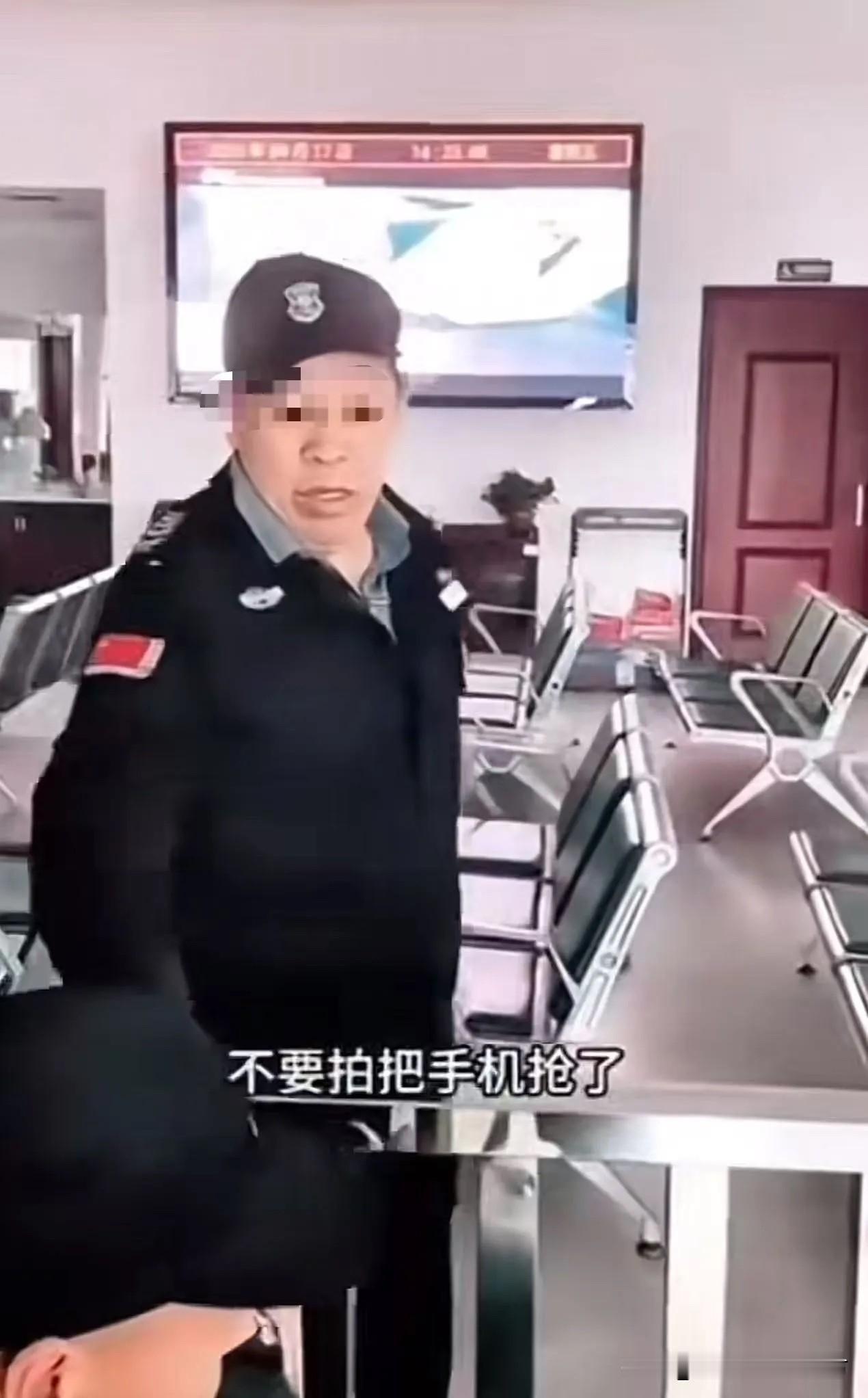 令人心寒！近日，湖南长沙，一名残疾退役军人在前往湖南省退役军人事务厅，途中突然内