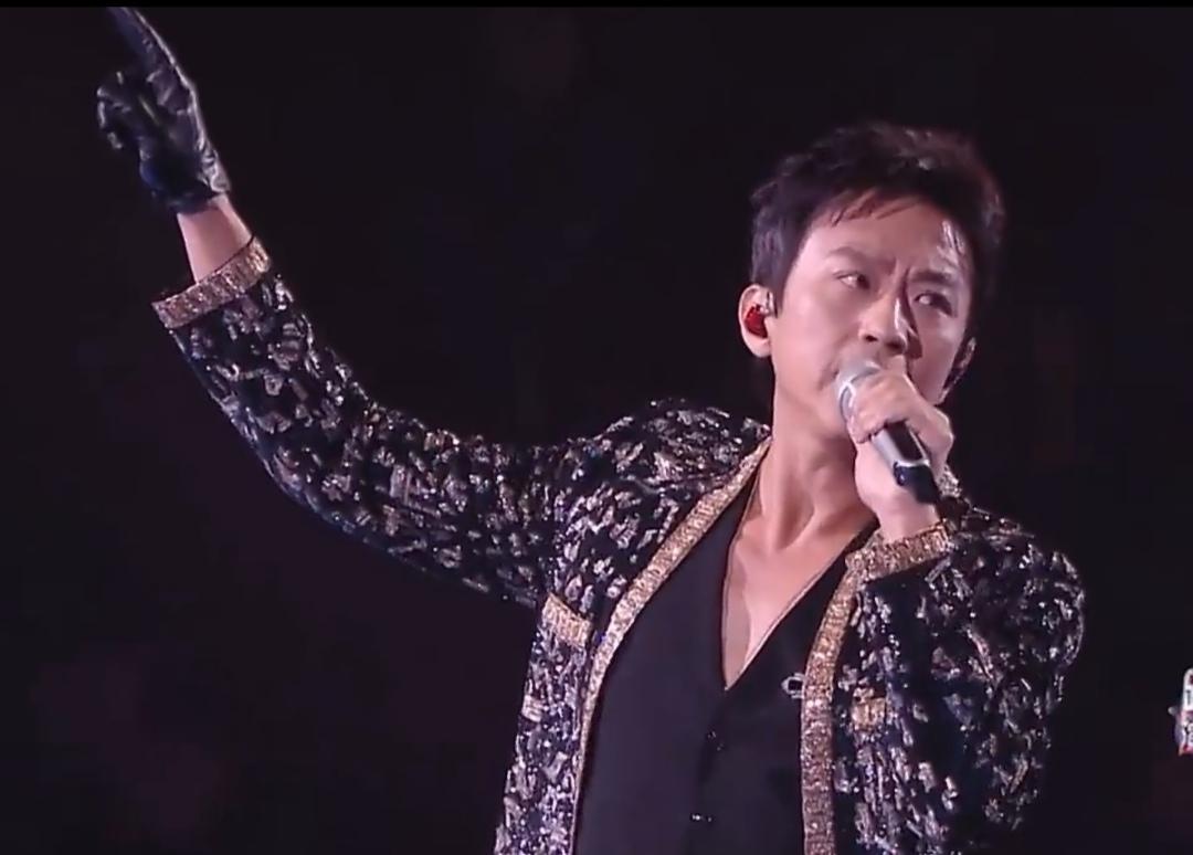 邓超经纪人怕是要抓狂了，不是邓超行程爆满，也不是他的商务邀约太多，而是湖南跨年晚