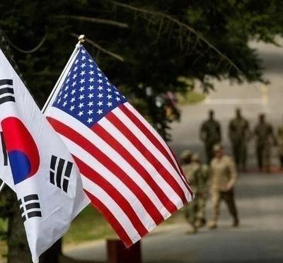 美国，日本及韩国媒体曾称：“战争一旦爆发，中国就会到不知所措的地步，虽然现在表面
