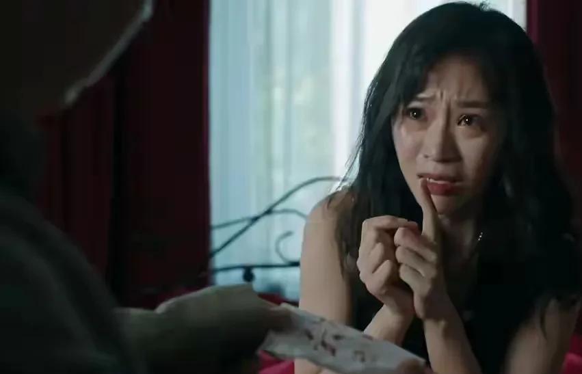 《利剑玫瑰》第10集剧情抢先看。邓妍救出萍娇，常锐心中石头终于落地。1，邓妍带