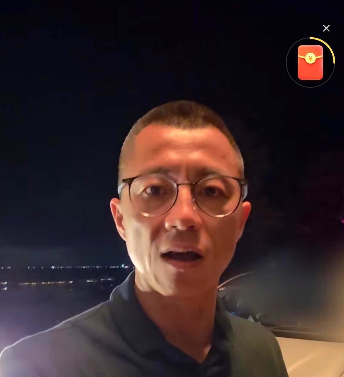 一觉醒来全国米粉都不淡定了陈震这回直接甩了张尊界S800的定金截