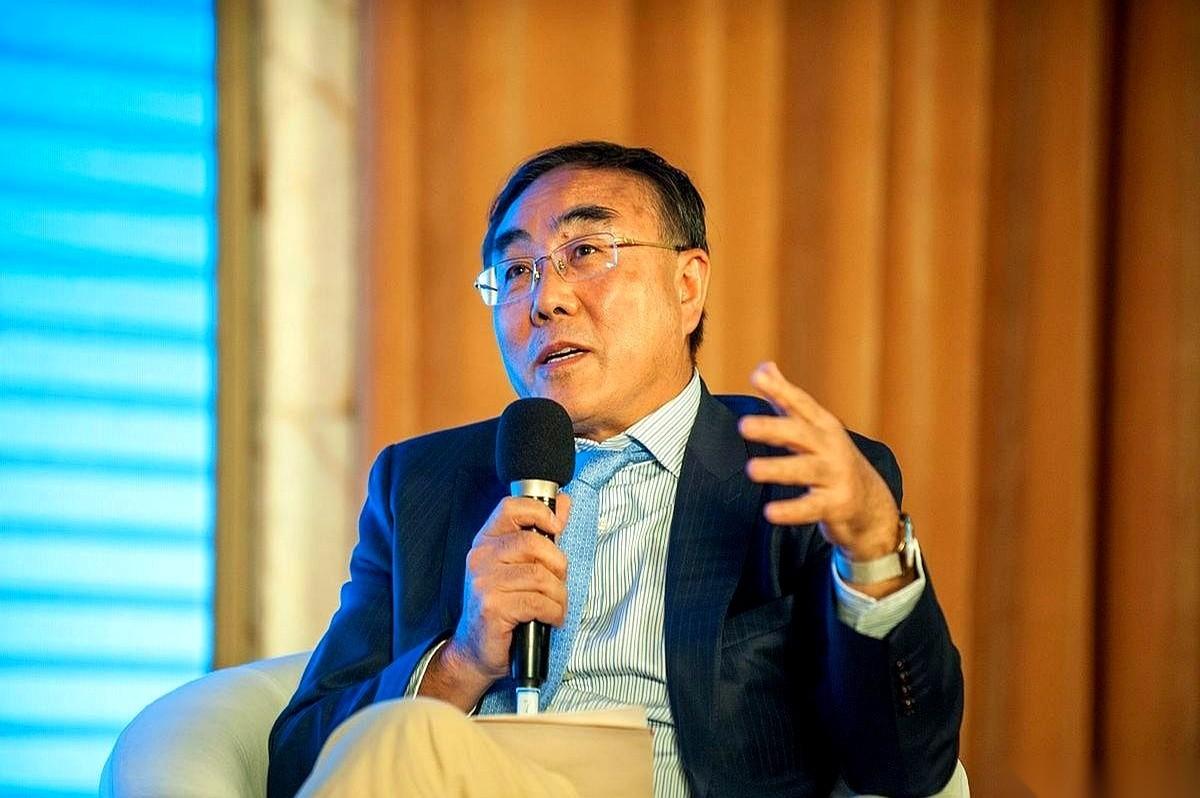 “大股东套现近9800亿，创同期新高。”当A股在4000点附近反复横跳时，中国