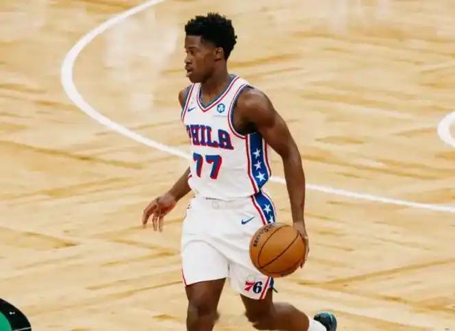 76人1比1凯尔特人北京时间4月22日，NBA季后赛，凯尔特人主场迎战76人，迎