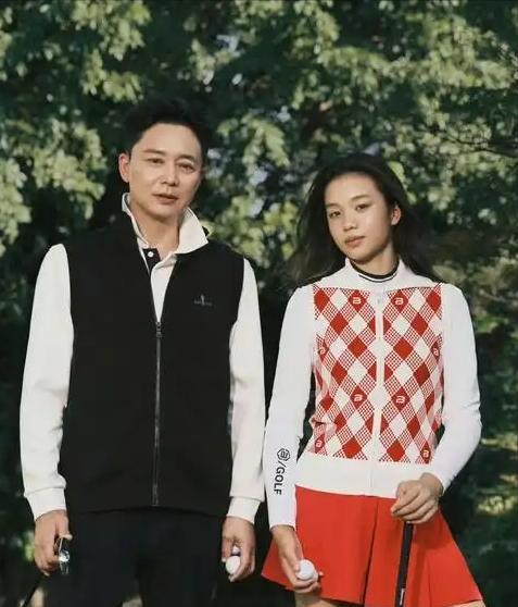 2001年，刘奕君妻子要离婚，他只有一个要求。那一年，刘奕君的婚姻走到了