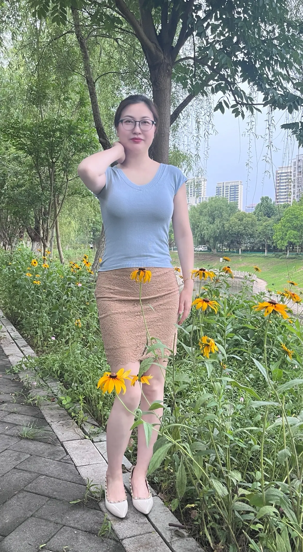 人不就是这么回事吗？当你能给对方带来好处的时候，他的人性是善良的。当你...