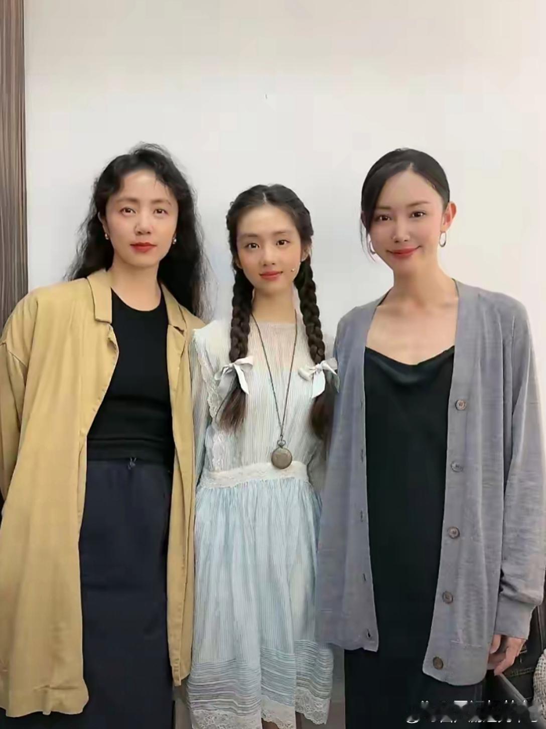 黄多多的颜值超过妈妈了。​​​