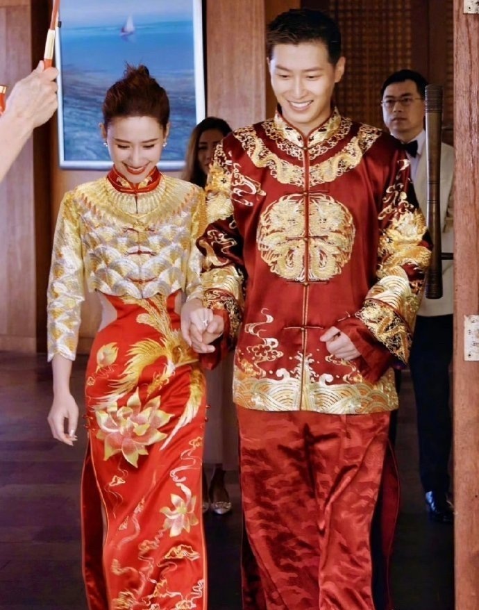 不得不说，何超莲交往过的男生真的就没有丑的