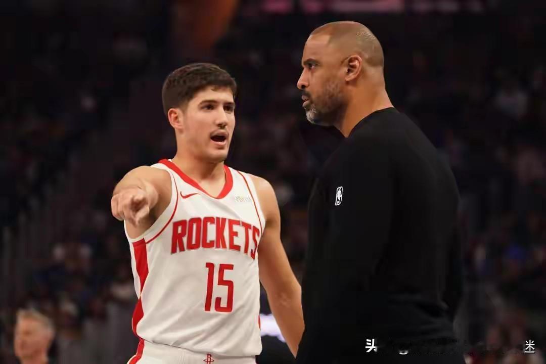 火箭乌杜卡对谢波德近期的表现很不满意，据悉最近谢波德三分投篮失准，在场上几乎没有