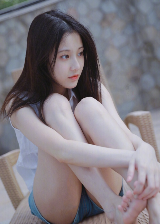 张慧雯的泳池边妆造，超可以的，nice！