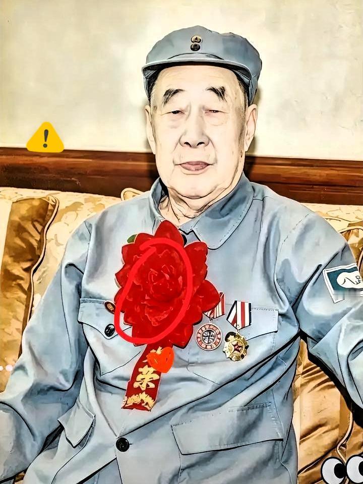 父亲出殡那天，许家印没有出现。2019年1月1日，豫东聚台岗村，96岁的老八路