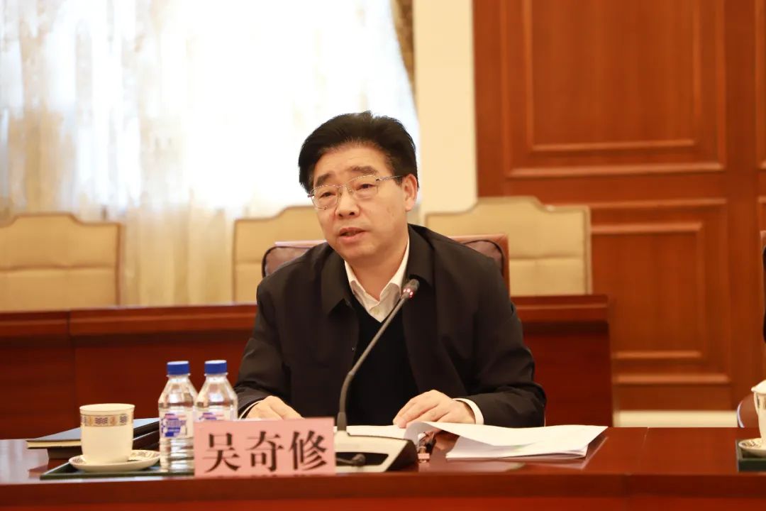 北大第一位“大学生村官”吴奇修被双开! 私自留存涉密文件, 曾参与中央巡视工作