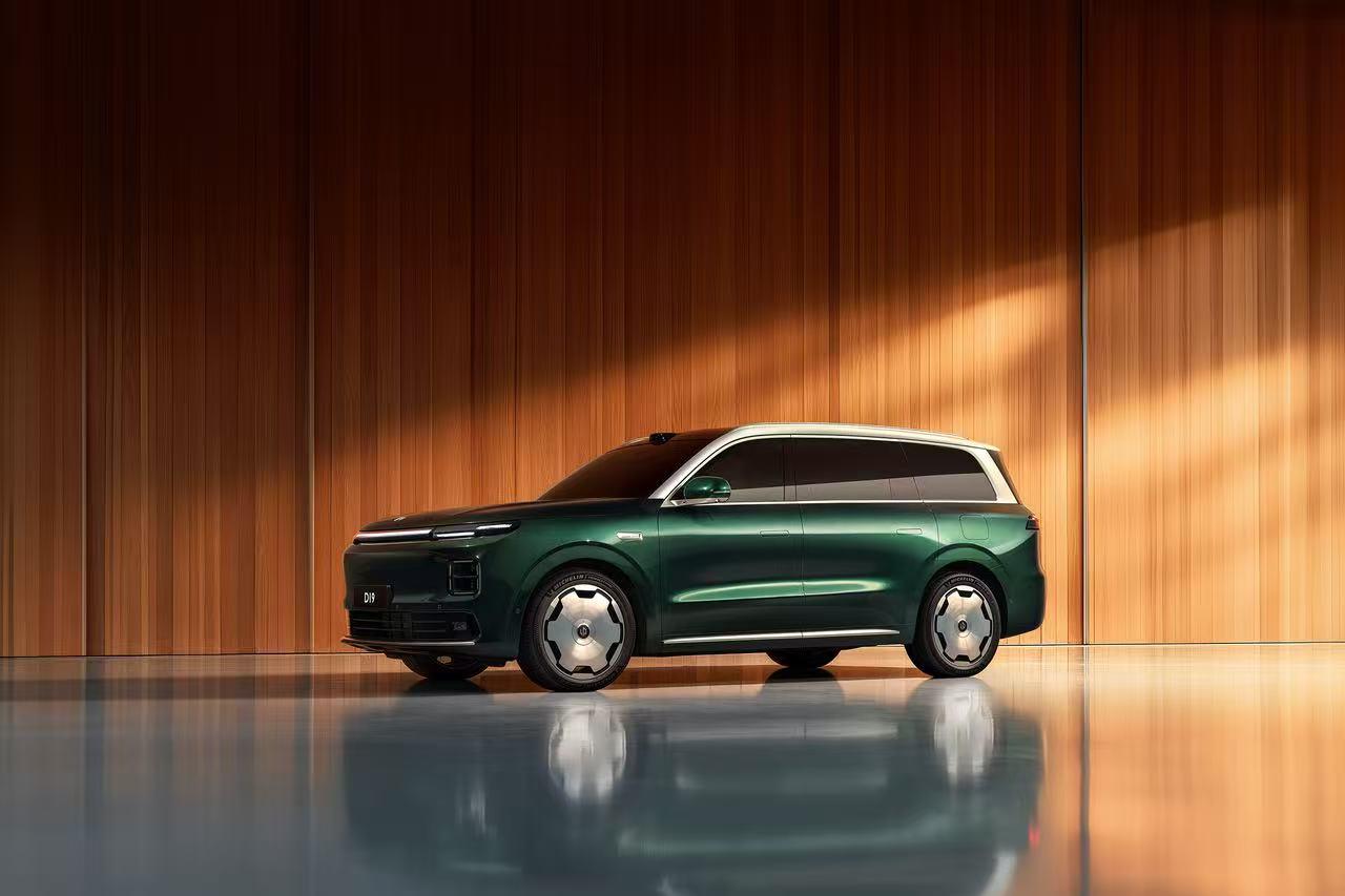 零跑D19定位30万级豪华全尺寸SUV，这个市场竞争激烈，没有两下子，估计难突出