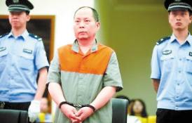 中央终于对裸官亮剑了！以前那些把老婆孩子送出国、自己留着后路两头占的“聪明人”，
