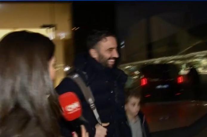 回到葡萄牙的阿莫林，这叫一个开心啊..不过想想也是，不用想那些糟心事了，然后又