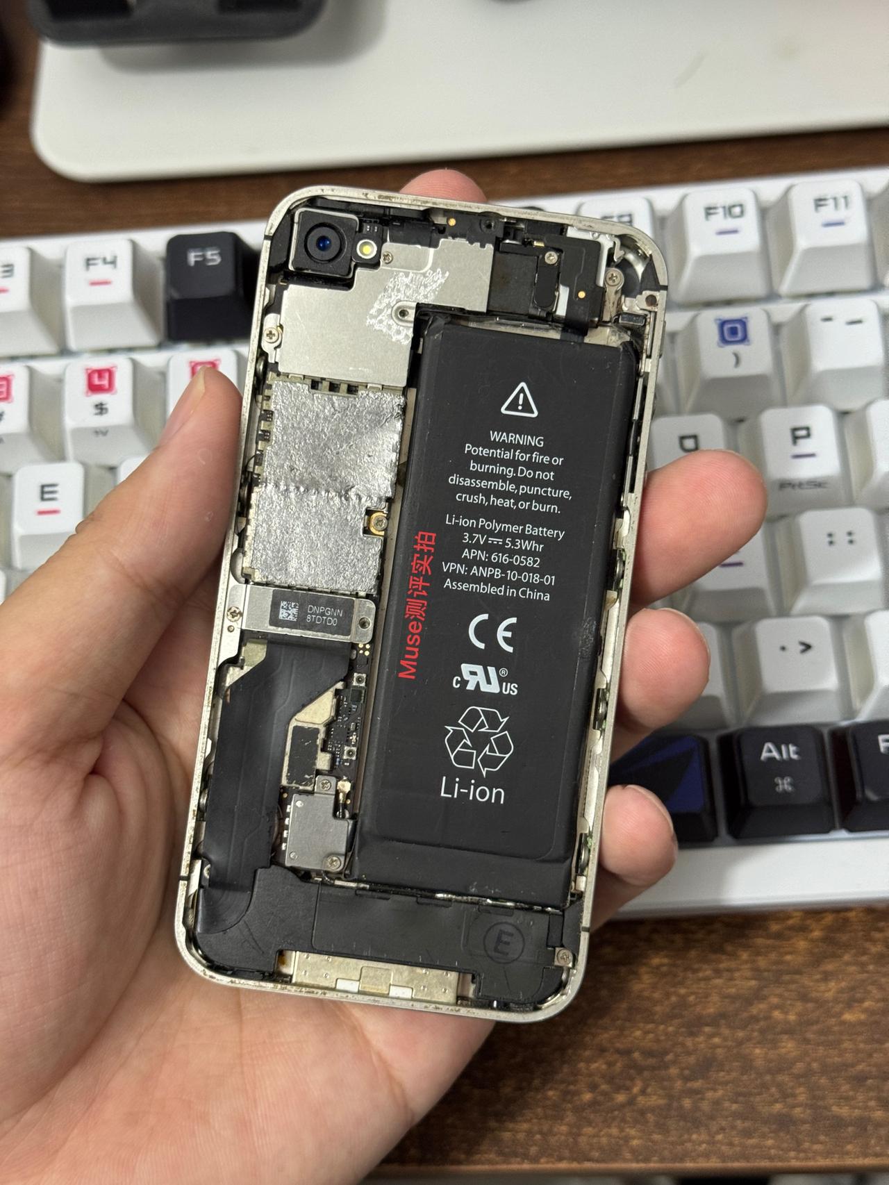 真不是我吹苹果！最近拆开了一台14年前发布的iPhone4S，即便是身为行业相关