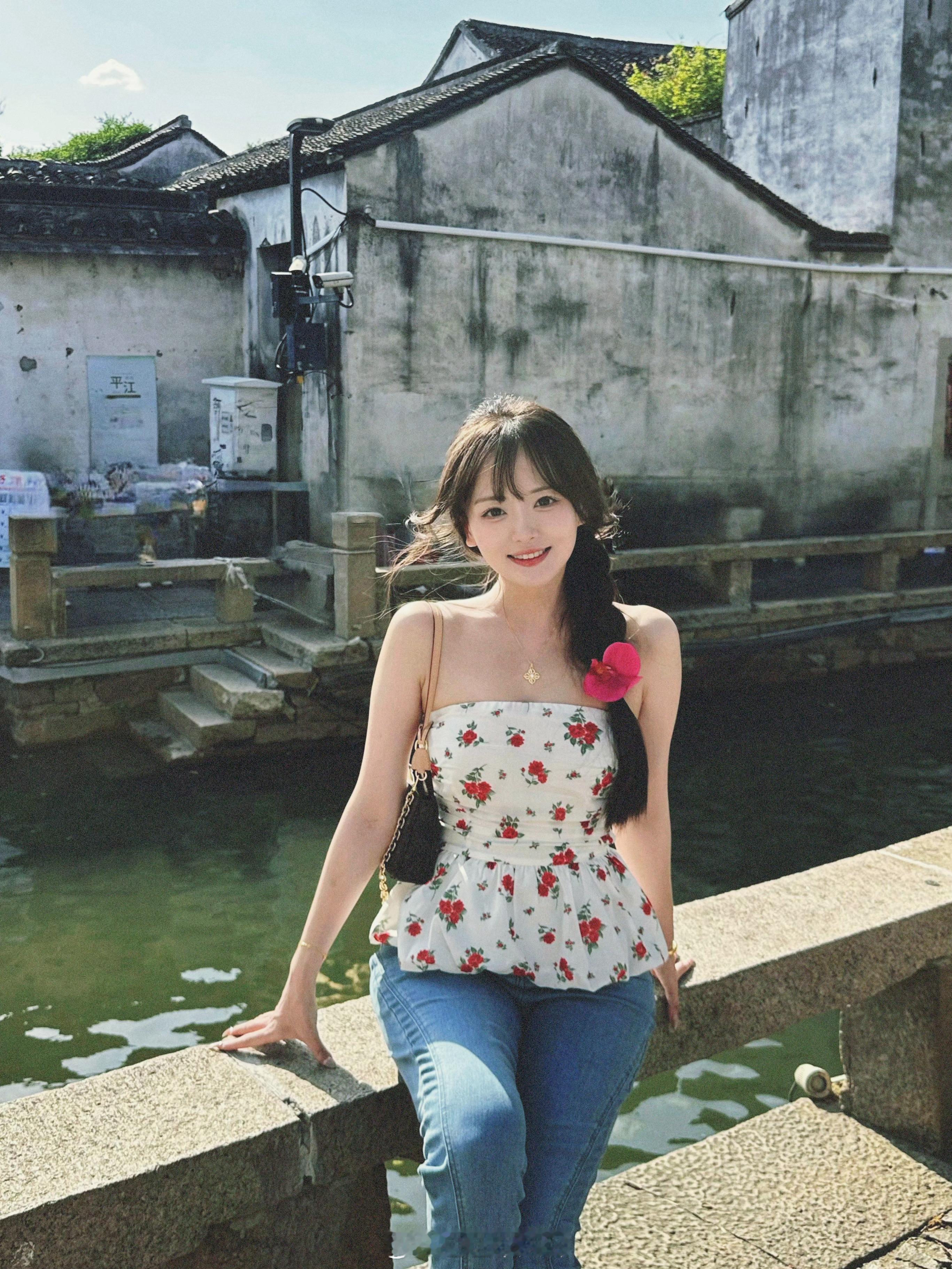 五一的平江路人太太太多啦！但是找找角度还是能出片嘿嘿📍平江路​​​