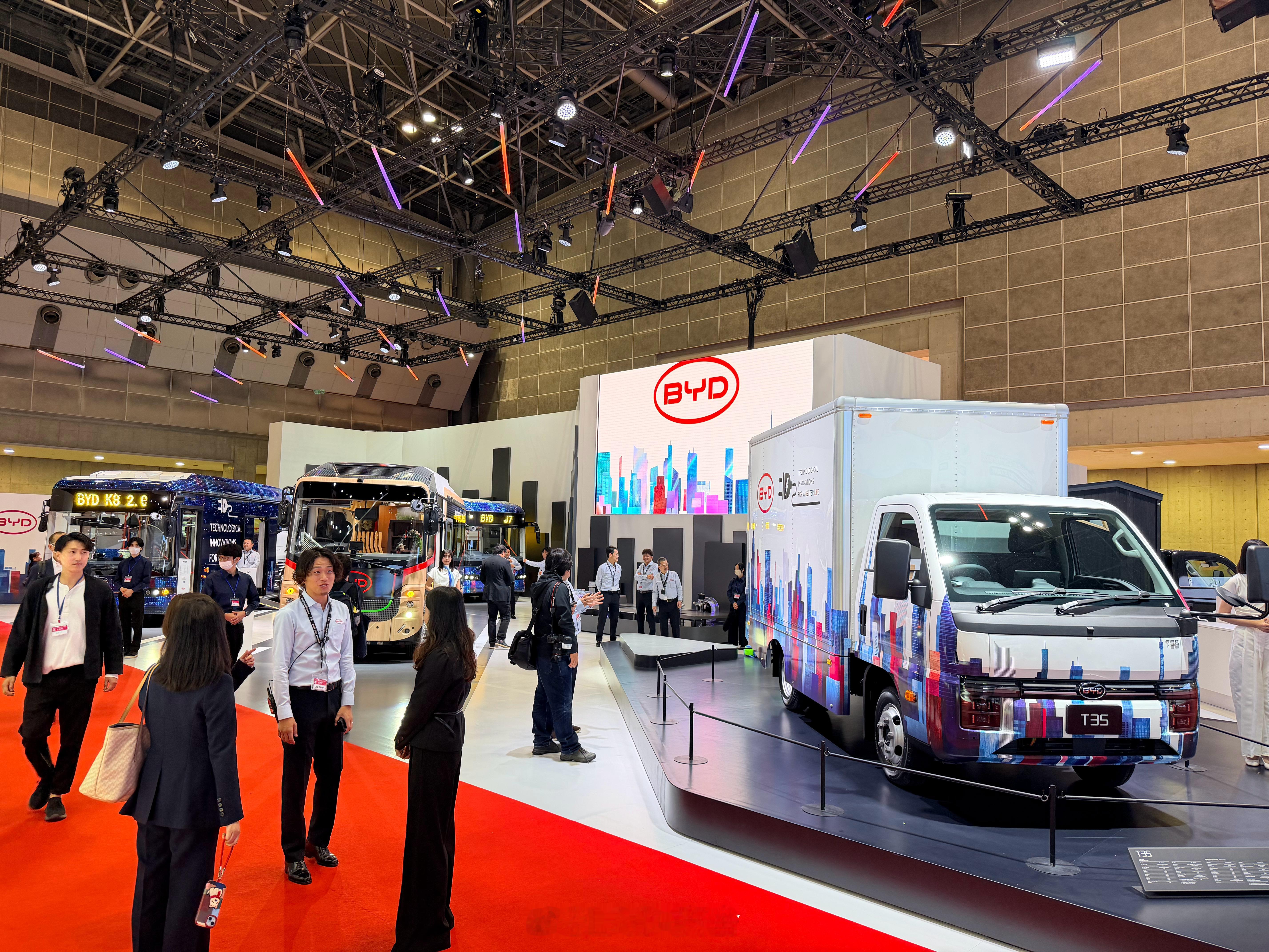 2025东京车展比亚迪是唯一参展的中国汽车品牌，旗下的乘用车和商用车共同参展2