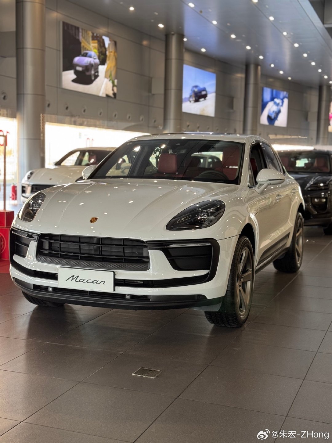 保时捷macan行情…指导价642900元全款裸车433,743元店内保险卖全国没看错…直接优惠20