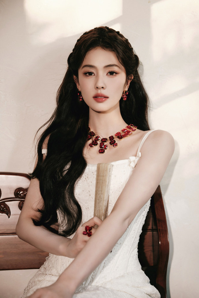 白鹿红宝石白裙白鹿蝴蝶结蕾丝裙白鹿蝴蝶结蕾丝裙