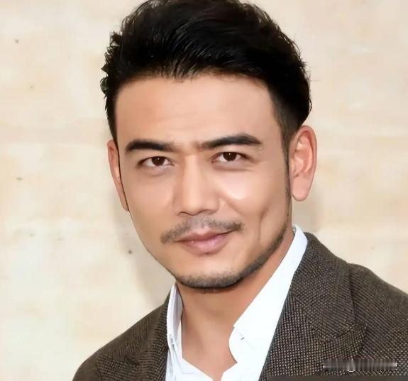 演员杨烁说：“我以前在横店拍戏的时候，得罪了很多老艺术家，都说他们跟我打招呼的时