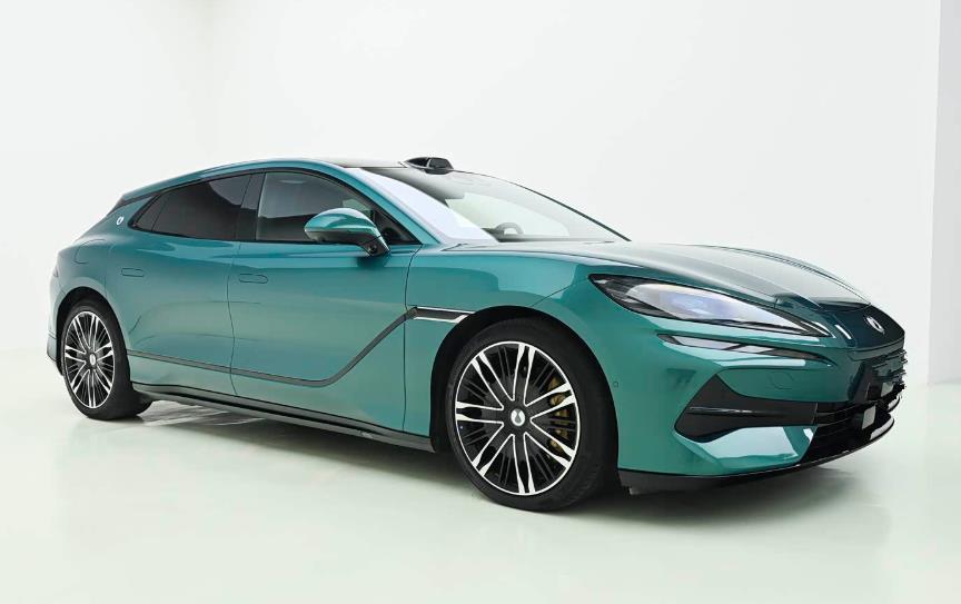 难以置信，直接破纪录了！搭载比亚迪第二代刀片电池的新款腾势Z9GT，CLTC