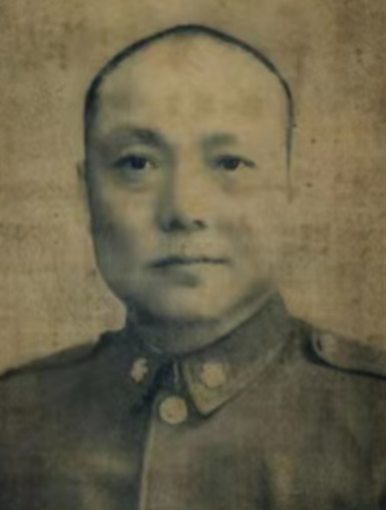 1956年，傅作义几次请求毛主席释放陈长捷，也几次去功德林探望他，然而陈长捷每次