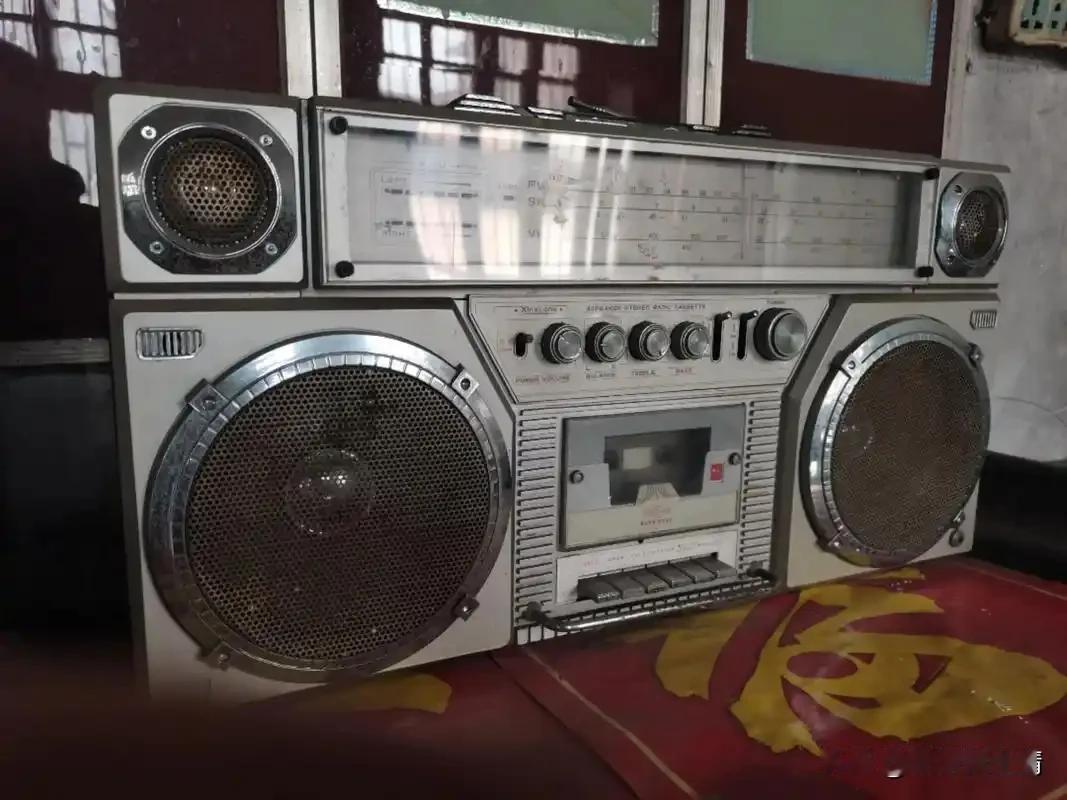 我居然占了10样，看来真的是老了…1．交过公粮2.穿过的确良3．骑过