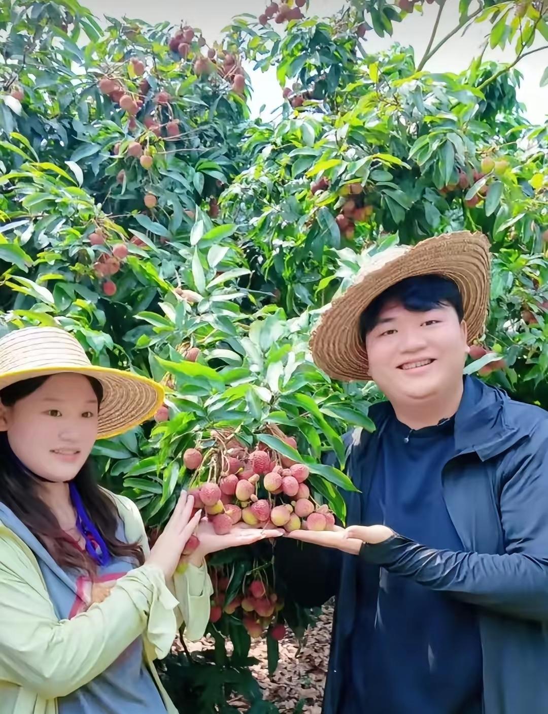 张家齐在广东和婵宝可哥合作卖荔枝百香果和南瓜，五小时，冲到全网生鲜第一，战绩如何