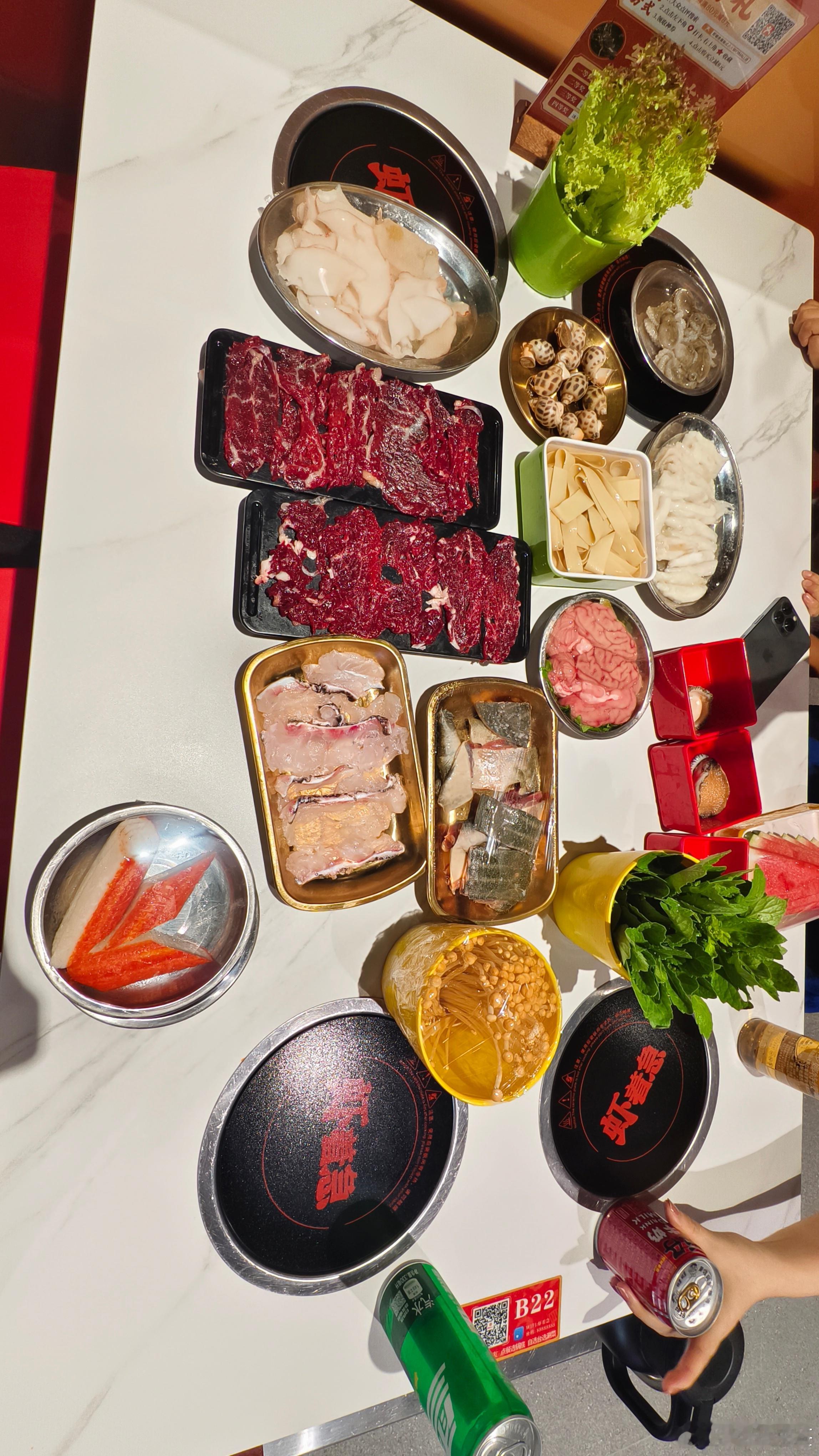 兄弟们，开席了美食​​​