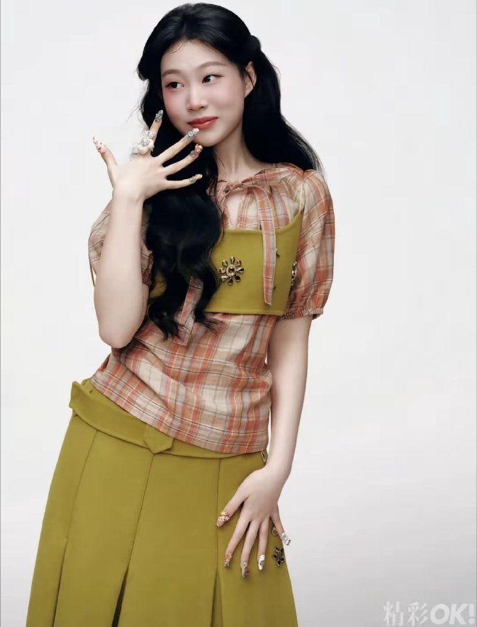 沈佳润第三次拍杂志赢麻了！卸了浓妆，单眼皮美出新高度​​​