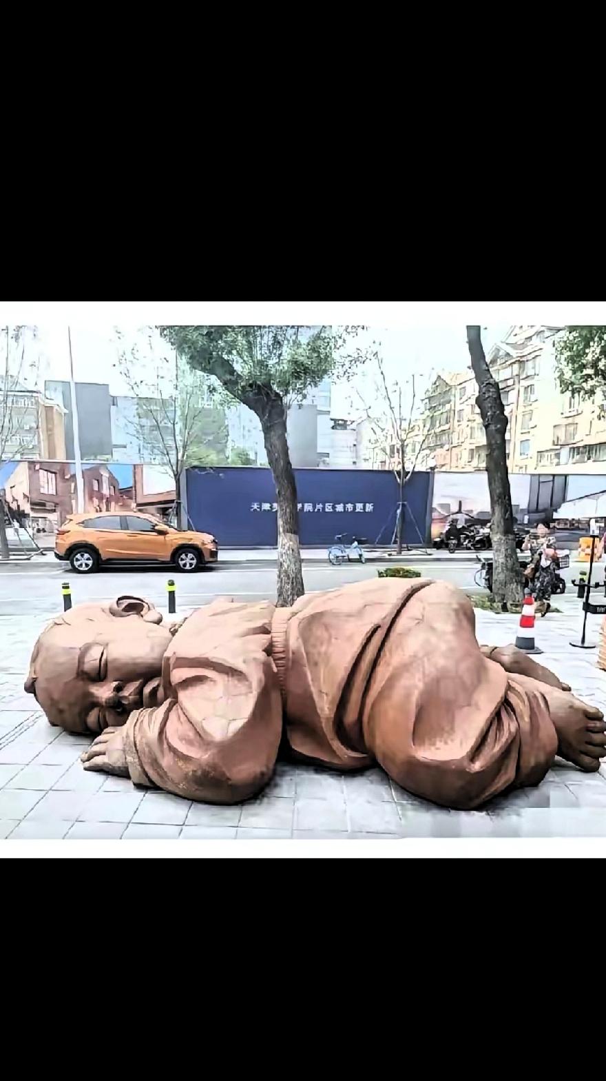 “脏”雕塑！为什么全国到处都有这种脏雕塑？意义何在？这样的雕塑造型，源于多年