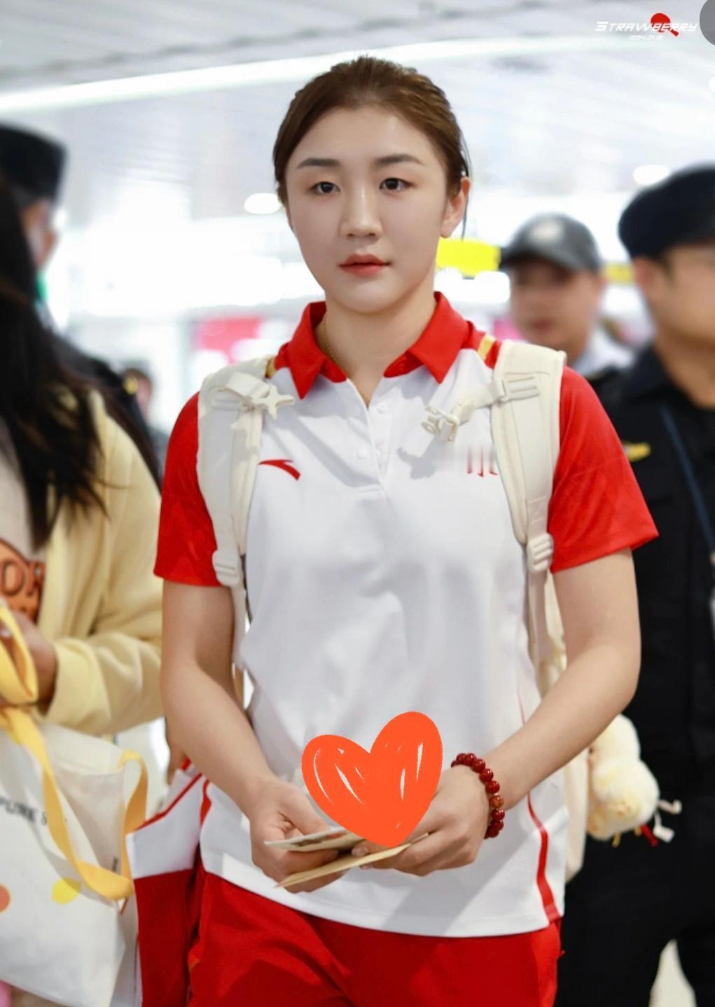 梦姐也太实在了她在采访中的一句实在话…“我希望我能得到你们的认可”直接戳到了