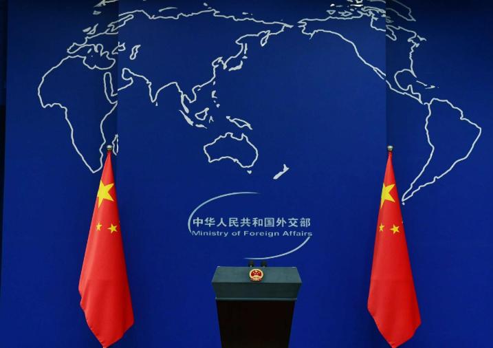 这才是中国该有的样子，不是商量，不是请求，就是一纸通知。 谁再敢打我们的主意