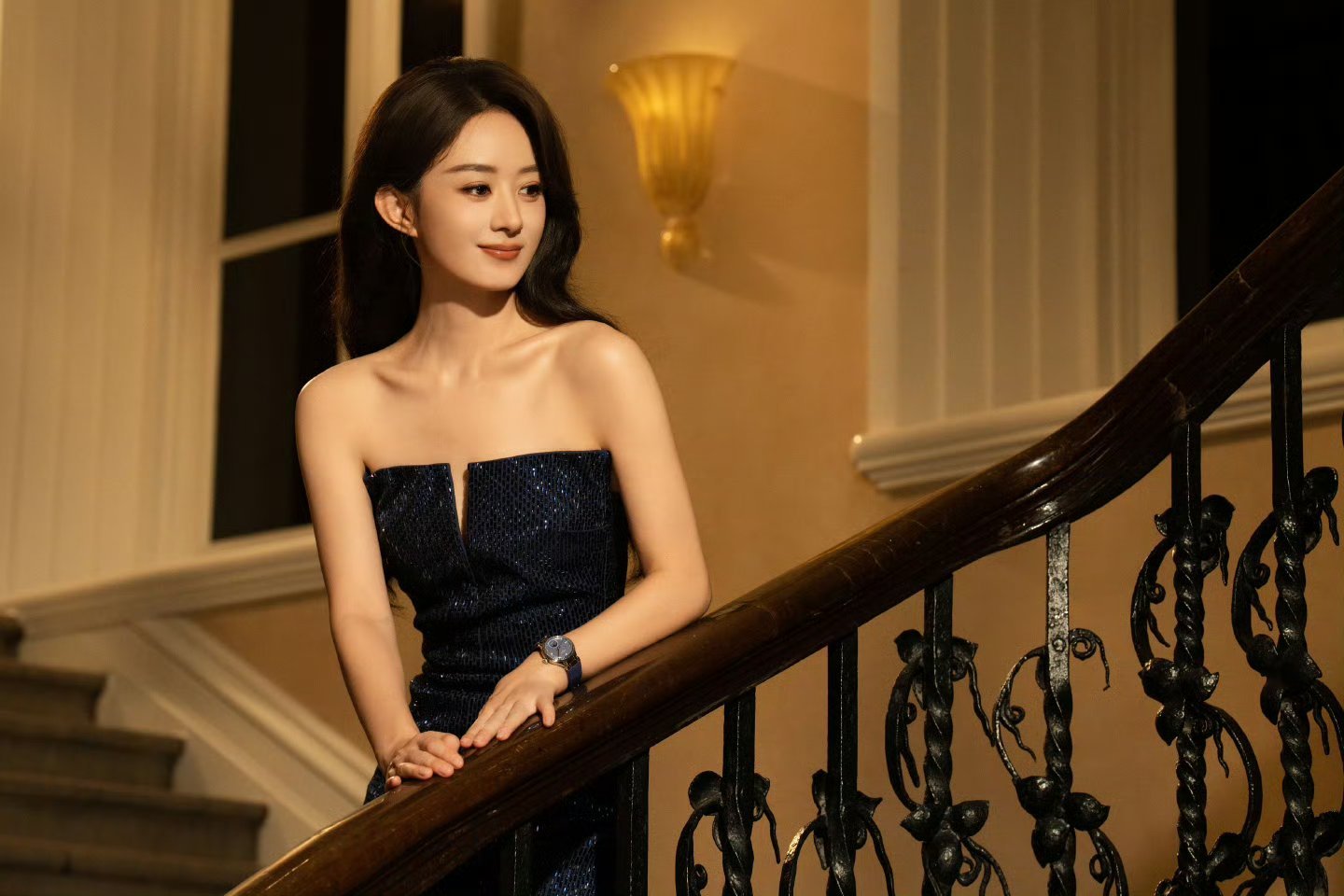 赵丽颖这组图好大气，感觉浪琴品牌审美真不错，每次造型都很美​​​