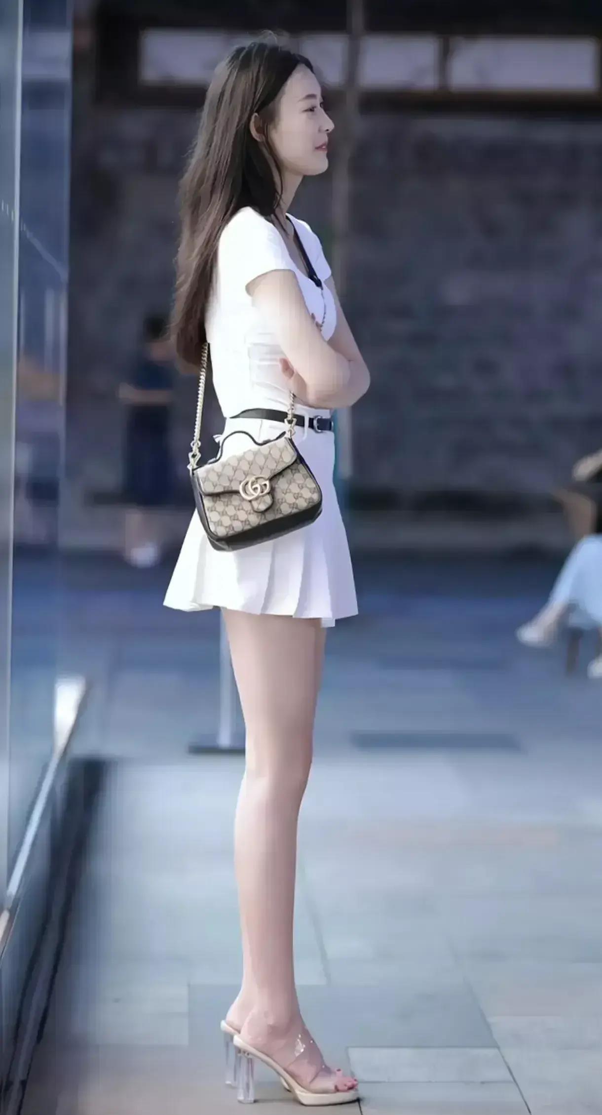 未来10年，将可能发生的社会现象：1．利息只会越来越低，但是人民币会越来越值钱