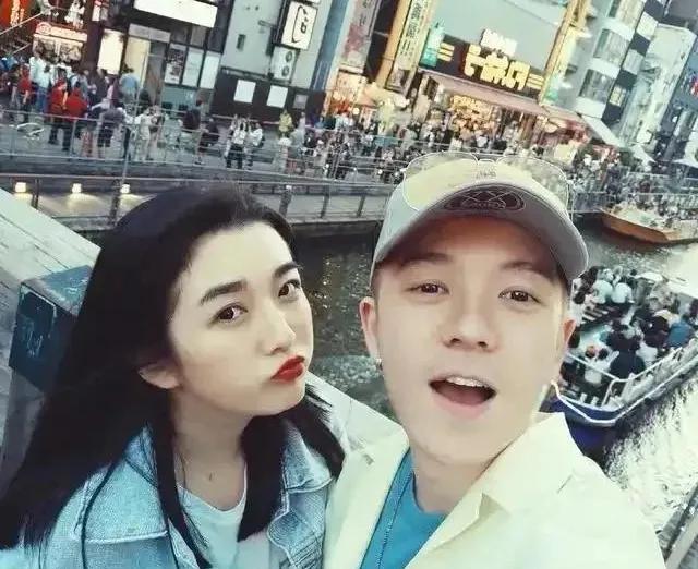 吴雅婷可不是装清高、端架子！王栎鑫一句“戒酒能复合吗”，真把网友看笑了——回头