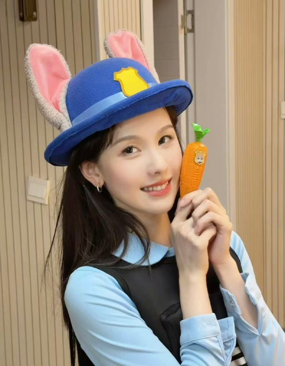 兔子警官陈都灵兔子警官陈都灵来咯陈都灵cos兔子警官朱迪了