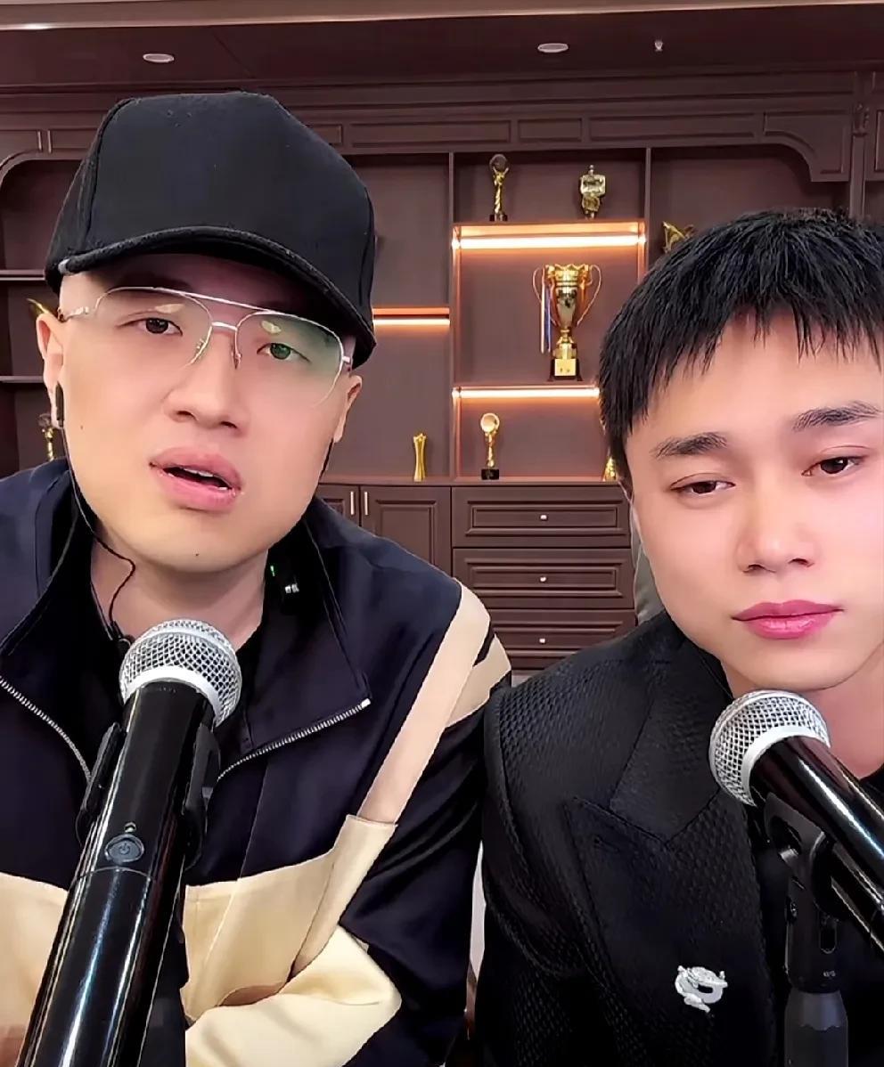 伽柏否认给刘二狗当军师，希望五年后追随二狗！这个帽子