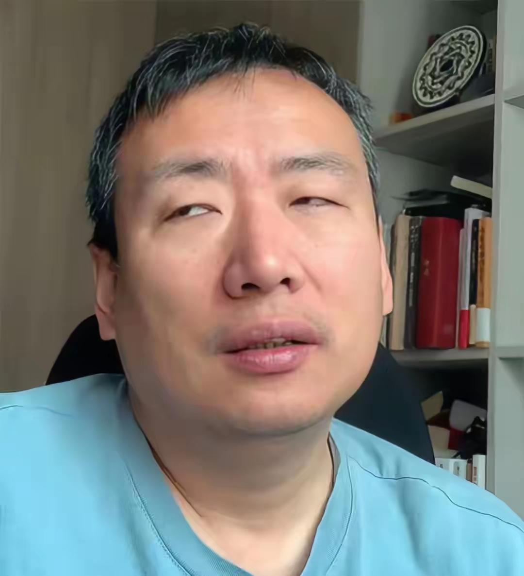 储教授一句“许敏赢不了怪李圣”，听着扎心却藏着关键信号——这案子本来就该赢，甚至