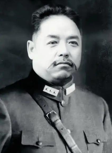 “就是把我枪毙了，也不做官。”1949年，北平和平解放后，曾任华北“剿总”副总司