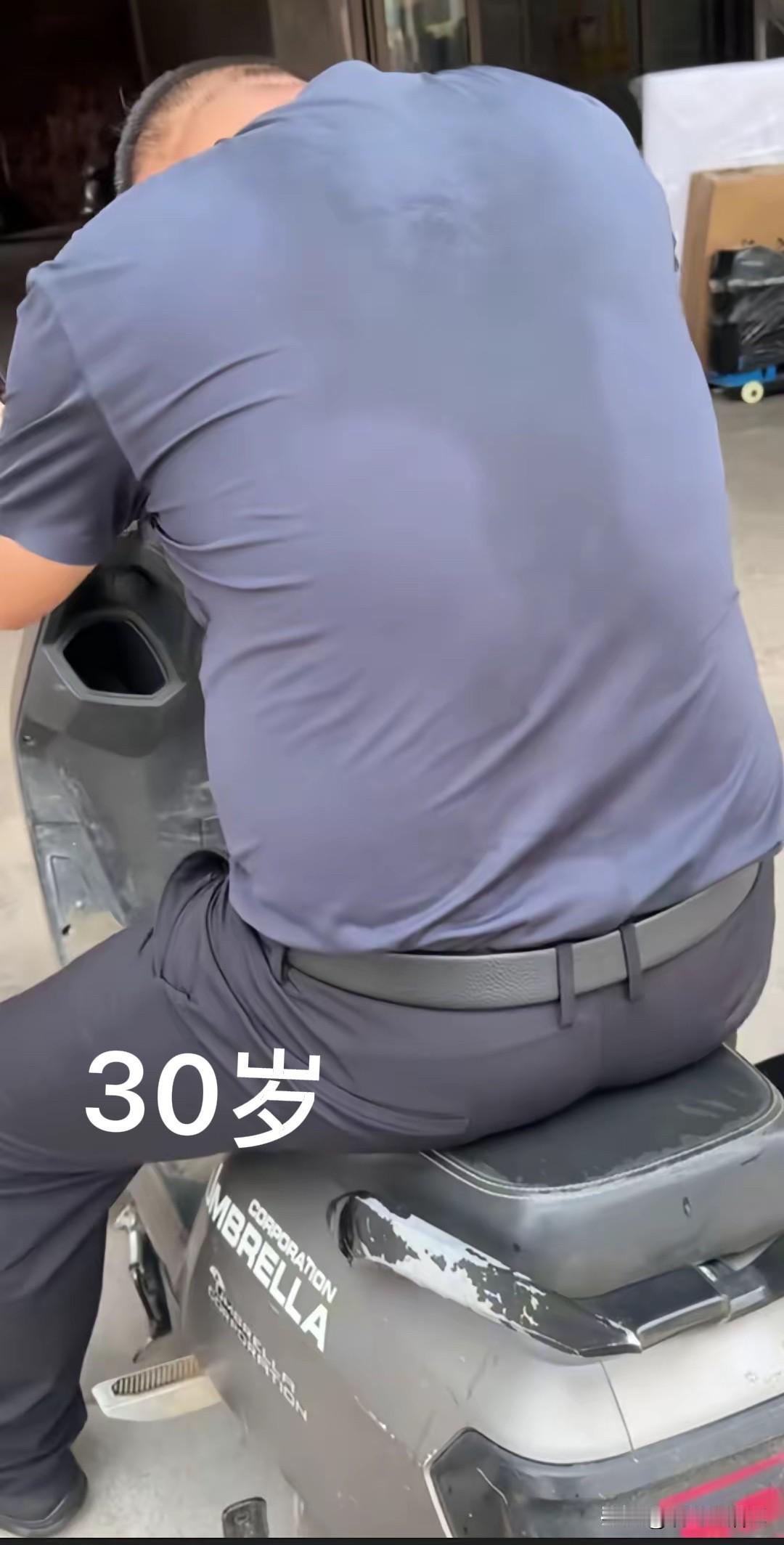 我表妹今年21岁，对相亲的两名男子都很满意，该选谁呢？