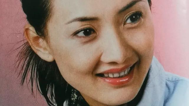 52岁牛莉官宣离婚, 潇洒告别28年婚姻, 评论区一片祝福!