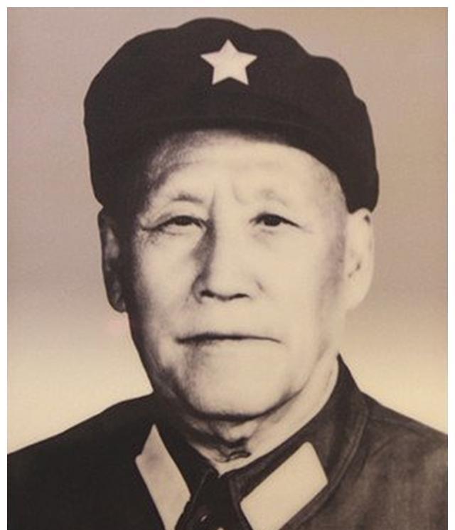 何长工7年守望无职，1975年致信毛主席，朱老总：我替你转交何长工原名叫何坤