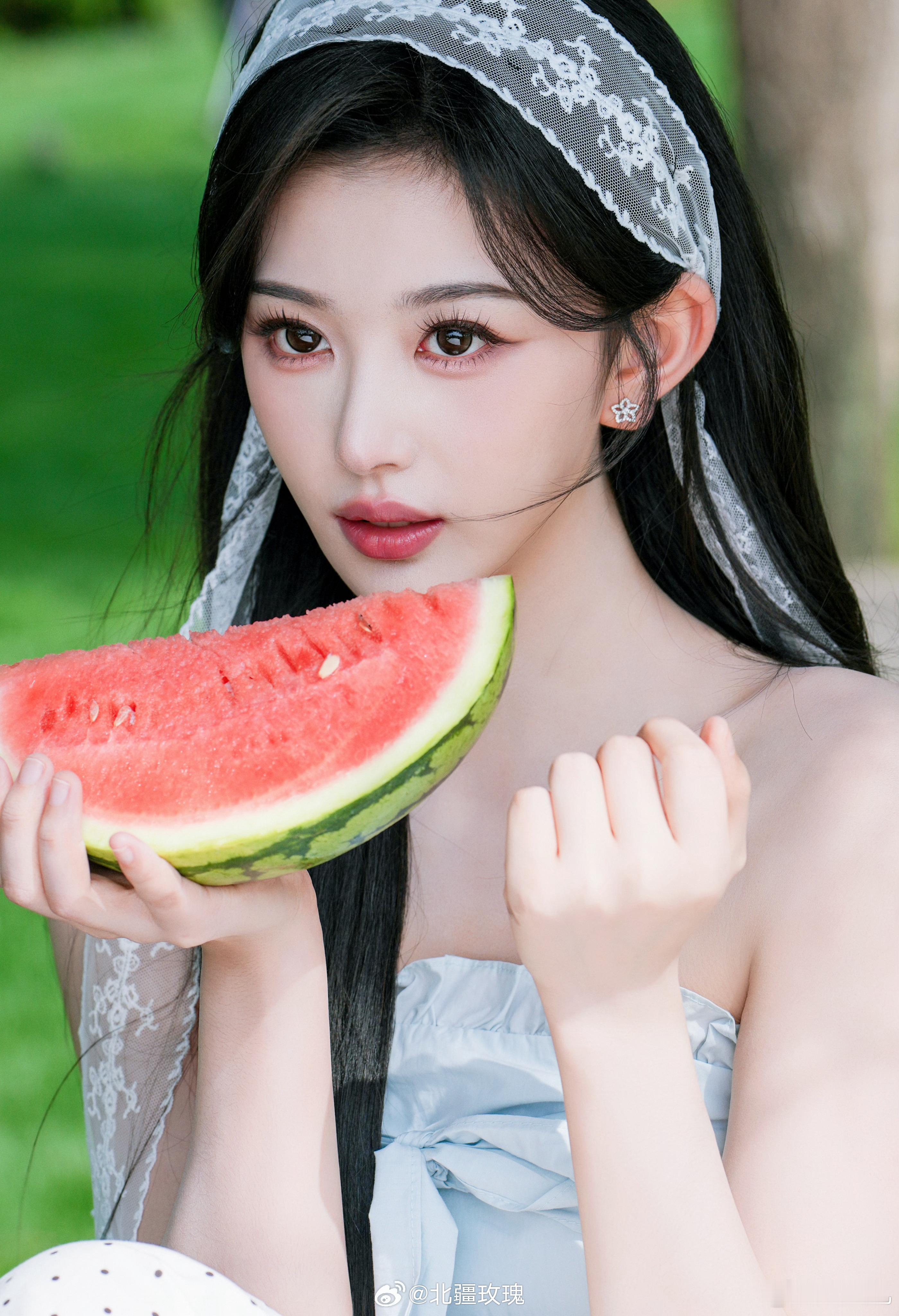孔雪儿生图live丨看完逐玉，再看现代装，好养眼的美女！！