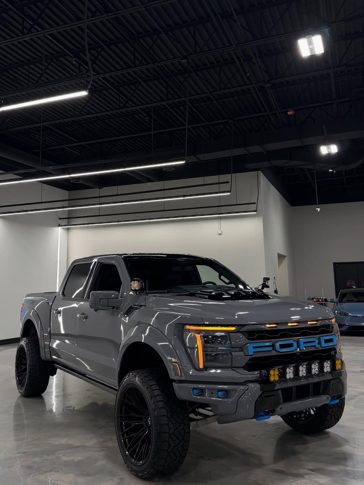 福特F-150RaptorR福特F-150RaptorR，这样改造，大