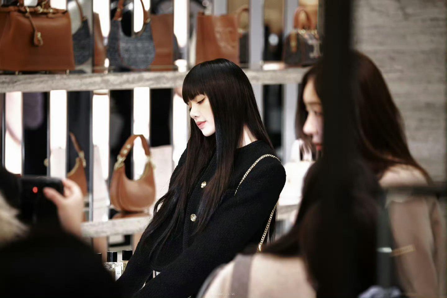 Lisa人间芭比真的有原因完美比例身材完美芭比脸蛋