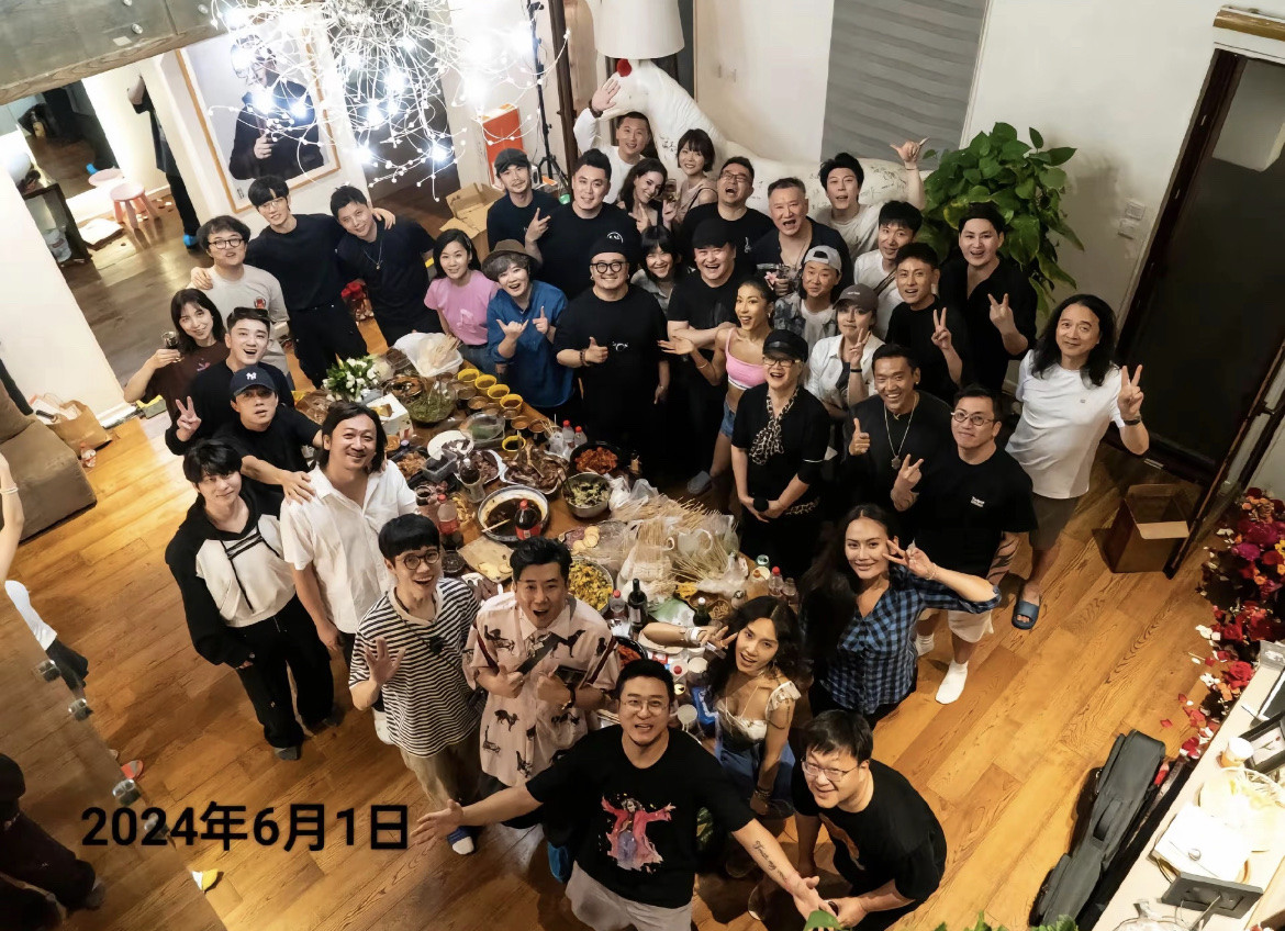 玄学这东西不服不行，不信就看刘欢，谁能想到他学员群里的一句话，竟然一语成谶了。据说，刘欢从2015年