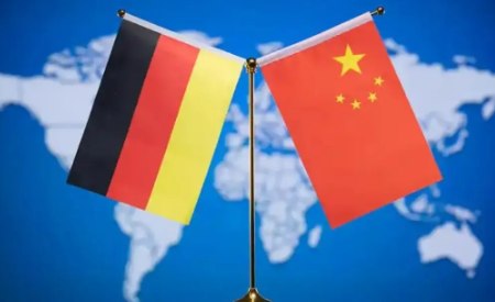 还没见过这种低水平的政客！在我们回击德国外长的荒唐言论之后，这位德国外长是不依不