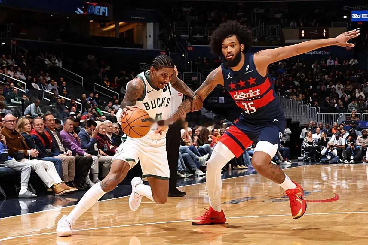 快船上赛季交易截止日前把小凯文-波特白送到了雄鹿，从雄鹿换来马琼-博尚，然后没多