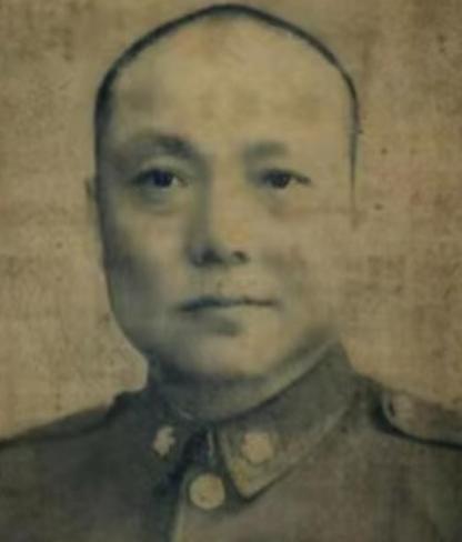 1956年，傅作义几次请求毛主席释放陈长捷，也几次去功德林探望他，然而陈长捷每次